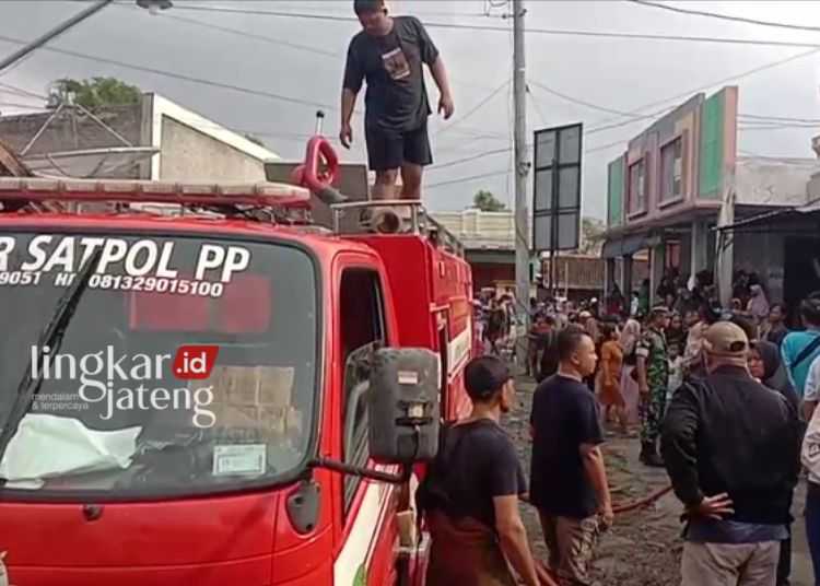 Kebakaran Pasar Ngawen Blora 62 Kios Hingga 744 Los Hangus