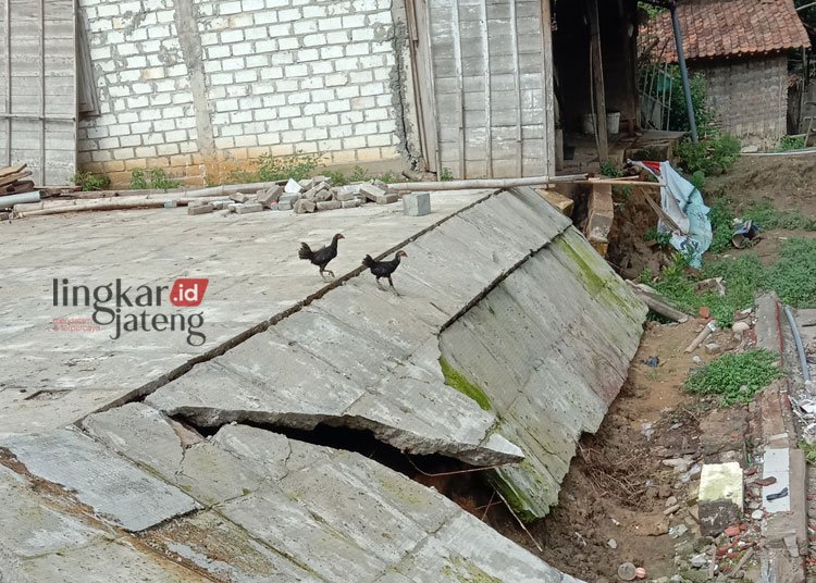 Bencana Tanah Gerak Masih Intai Warga Sulang Rembang