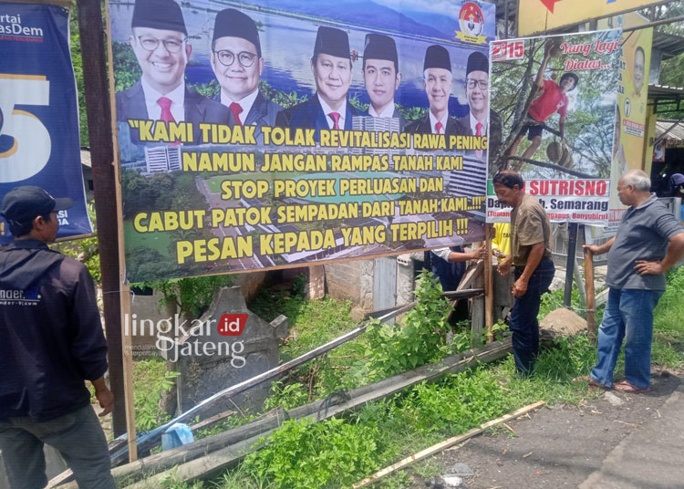 Cetak Wajah Capres Cawapres Di Spanduk Protes Warga Terdampak