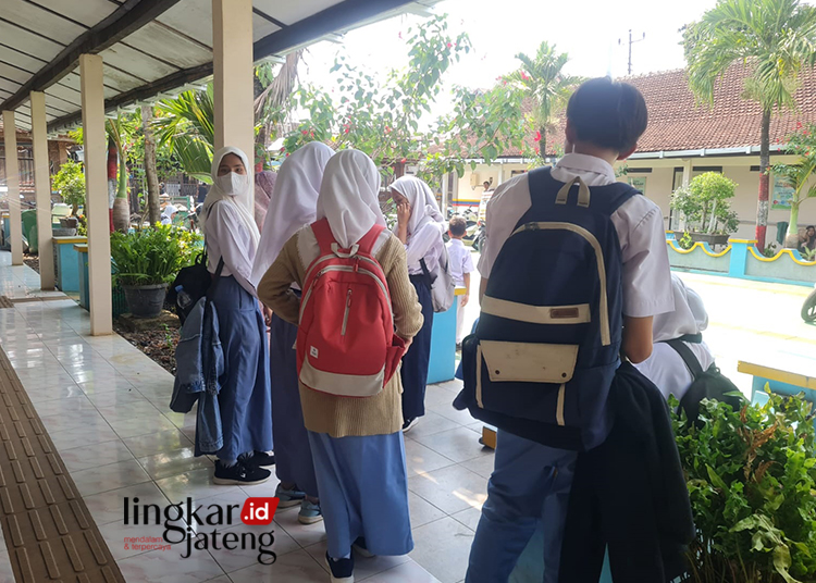 Wali Calon Peserta Didik Di Jepara Keluhkan Sistem PPDB Jalur Zonasi