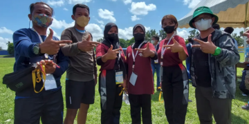 BERSAMA: Para atlet yang mengikuti Pekan Olahraga Tradisional Tingkat Nasional (Potradnas) VIII di Provinsi Kepulauan Bangka Belitung sedang foto bersama kemarin