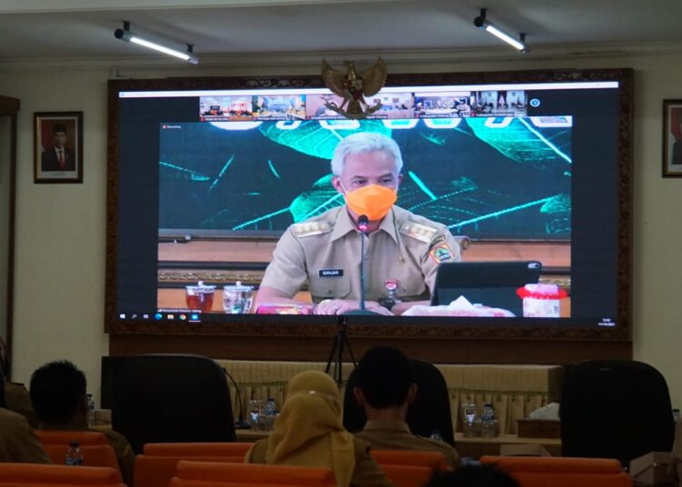 Gubernur Jateng Minta Blora Genjot Vaksinasi Lansia 25 MENYAMPAIKAN: Gubernur Jawa Tengah memimpin Koordinasi (Rakor) Penanganan Pandemi Covid-19. (ISTIMEWA/LINGKARJATENG.ID)