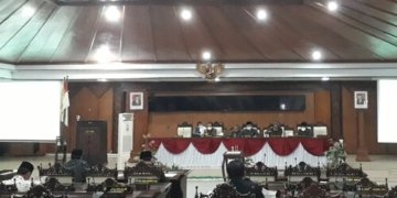 SUASANA: Ruangan rapat di gedung DPRD Kabupaten Jepara yang biasanya digunakan dalam pelaksanaan agenda Paripurna. (ADHIK KURNIAWAN/LINGKARJATENG.ID)