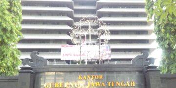ILUSTRASI: Gedung Gubernur Jawa Tengah di Kota Semarang, tampak dari depan. (ISTIMEWA/LINGKARJATENG.ID)