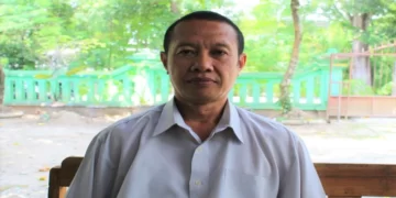 MENJELASKAN: Isa yuli haryanto saat memberikan keterangan. (LILIK YULIANTORO/LINGKAR JATENG)