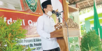 SAMBUTAN: Ketua Rabithah al-Ma’ahid al-Islamiyyah
(RMI) PCNU Pati, Muhammad Liwa Uddin memberikan
sambutan dalam peringatan HSN, baru-baru ini.