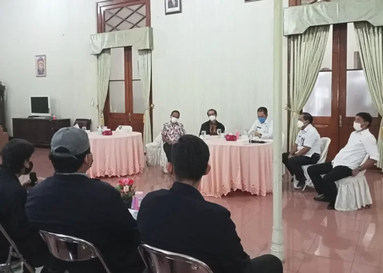 bem umk audiensi dengan bupati kudus bentuk kanal aspirasi