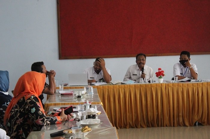 ASPIRASI:  Paguyuban BPD tengah beaudiensi dengan Camat Banjarejo di gedung aula lantai dua Kecamatan Banjarejo, Blora, Rabu (24/11). (Lilik Yulianto / Lingkarjateng.id)