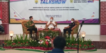 NARASUMBER: Wakil Bupati Grobogan, Bambang Pujiyanto saat mengisi talkshow di Gedung Riptaloka, Rabu (24/11). (Muhamad Ansori / Lingkarjateng.id)