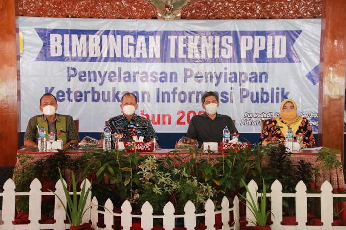 / LINGKAR JATENG
GOOD GOVERNANCE: Wakil Bupati Grobogan, Bambang Pujiyanto saat membuka Bimbingan Teknis PPID di Pendopo Kabupaten setempat, Kamis (25/11). (Muhamad Ansori / Lingkarjateng.id)