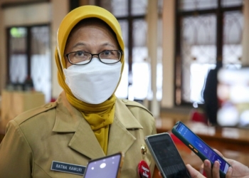 Kepala DPMPTSP Jateng, Ratna Kawuri. (Dok Humas Jateng / Lingkarjateng.id)