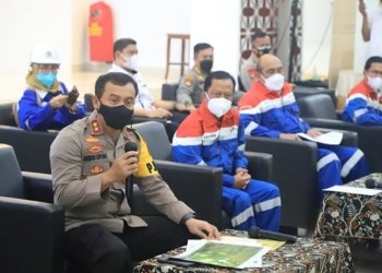 MEMBERIKAN KETERANGAN: Kapolda Jateng Irjen Pol Ahmad Luthfi saat konferensi pers di Gedung Patra Graha, PT Kilang Pertamina Internasional Unit Cilacap, Senin (15/11). (Istimewa / Lingkarjateng.id)