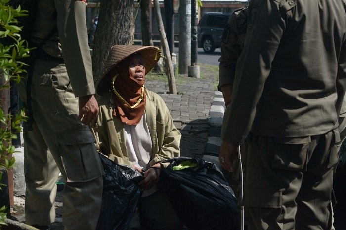 Banyak PGOT, Dewan Minta Pemkot Semarang Cari Solusi 25 MEMELAS: Salah satu PGOT di kawasan Pleburan yang terjaring razia Satpol PP Kota Semarang, beberapa waktu yang lalu. (Dinda Rahmasari / Lingkarjateng.id)