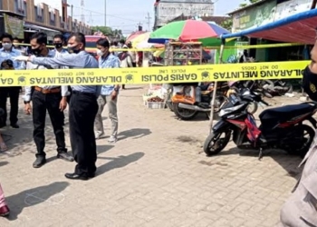Reka ulang kejadian premanisme di Pasar Jepon Kabupaten Blora. (Lilik Yuliantoro / Lingkarjateng.id)