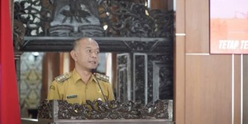 PENJELASAN: Bupati Jepara Dian Kristiandi saat menyampaikan kondisi di Bumi Kartini saat bertemu dengan ormas se-Kabupaten Jepara, Senin (15/11/2021) di Pendapa RA Kartini. (Adhik Kurniawan / Lingkarjateng.id)