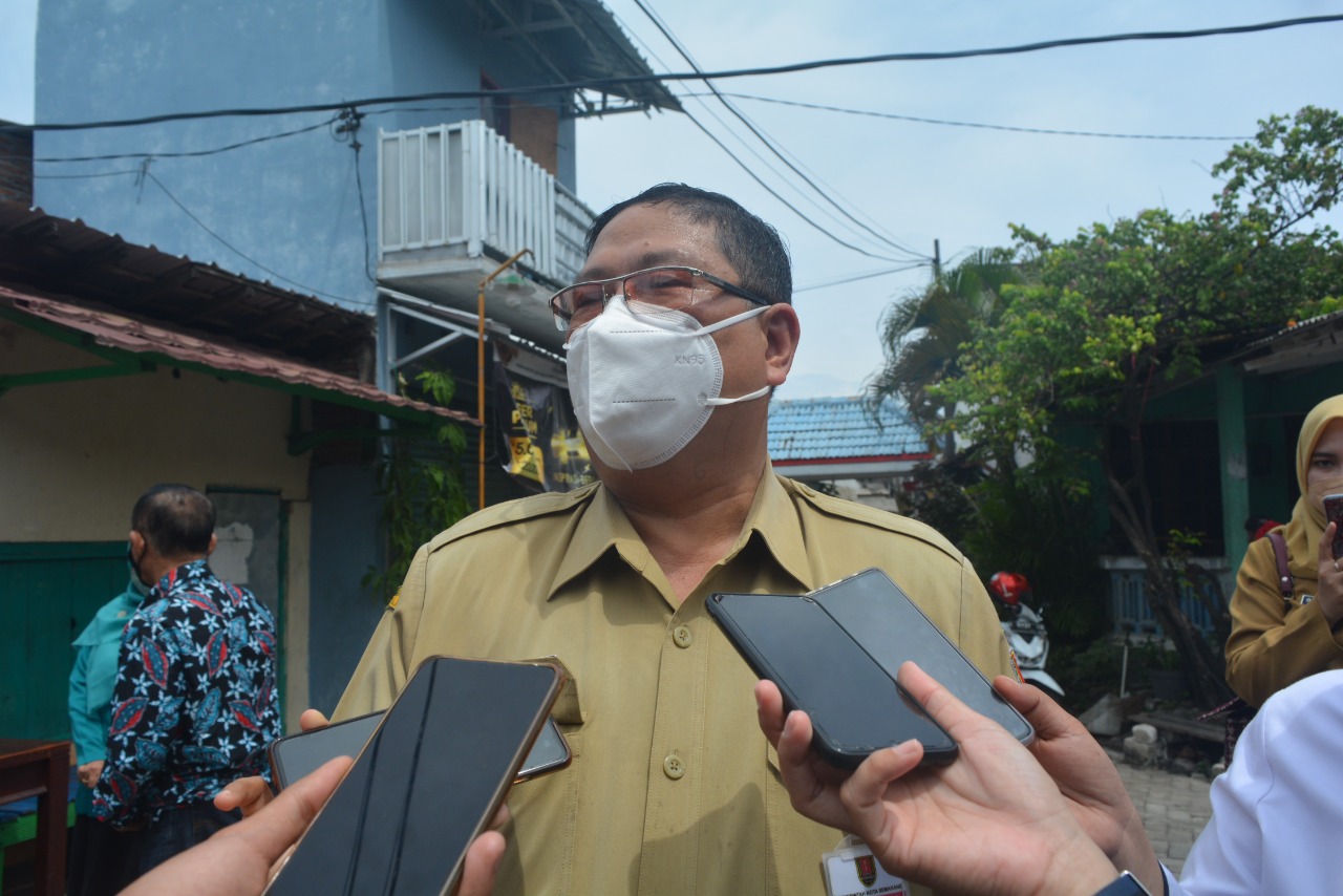 IMBAU: Kepala Disnaker Kota Semarang, Sutrisno berharap pekerja dan pengusaha menjaga iklim kerja yang baik selama menunggu data dari BPS Pusat.
DINDA RAHASARI/LINGKAR JATENG