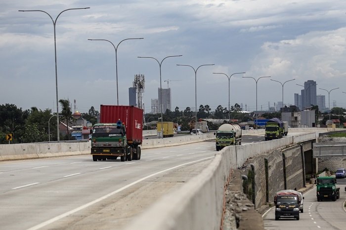 Polda Jateng Pastikan Jalan Tol Aman Dilewati saat Nataru 25 ILUSTRASI: Sejumlah kendaraan melintas di ruas jalan tol. (Istimewa / Lingkarjateng.id )