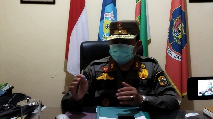 PENJELASAN: Sugiyono Kepala Satpol PP saat ditemui di kantor kerjanya. (Aziz Afifi / Lingkar Jateng.id)