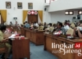 AUDIENSI: Proses audiensi bersama DPRD Kabupaten Pati terkait kasus Bumdesma, beberapa waktu lalu. (Istimewa/Lingkarjateng.id)