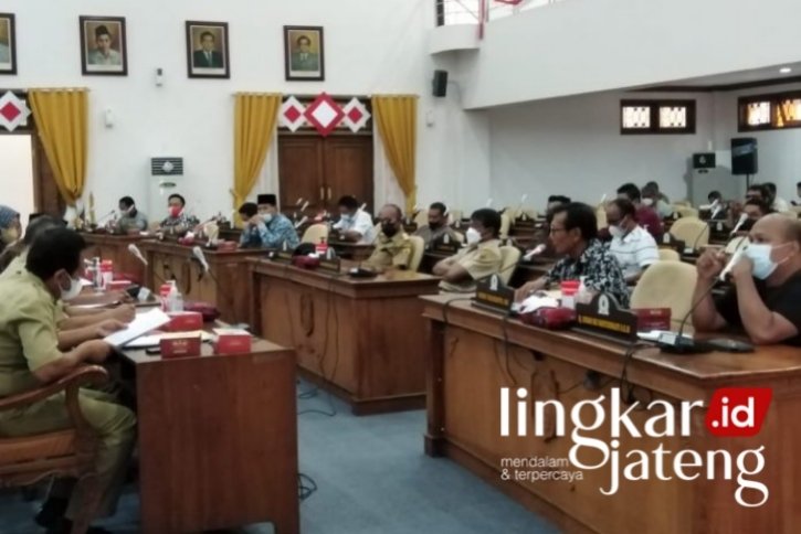 Kasus Bumdesma Pati, Wabup Saiful Arifin: Tanya Kejari 25 AUDIENSI: Proses audiensi bersama DPRD Kabupaten Pati terkait kasus Bumdesma, beberapa waktu lalu. (Istimewa/Lingkarjateng.id)