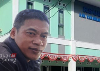 Aktivis LSM Bagas Mata Tawangmangu, Darmadi. (Pujoko/Lingkarjateng.id)