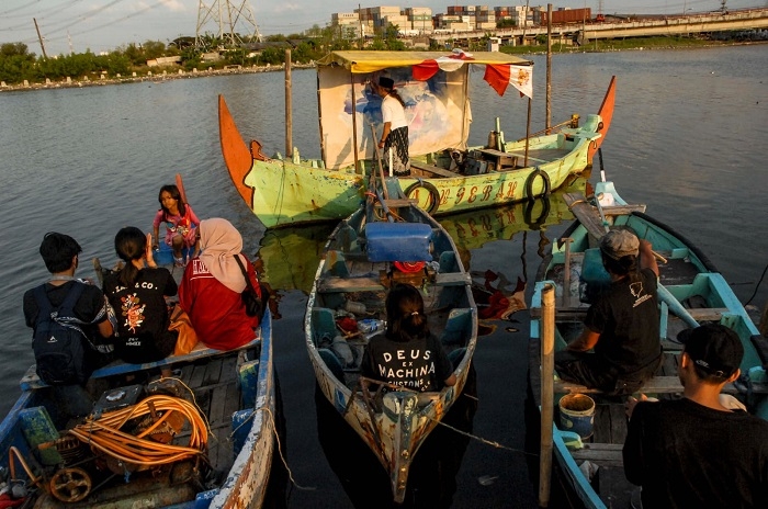 BERLAYAR: Para nelayan tradional siap-siap akan melaut, baru-baru ini. (Dinda Rahmasari / Lingkarjateng.id)
