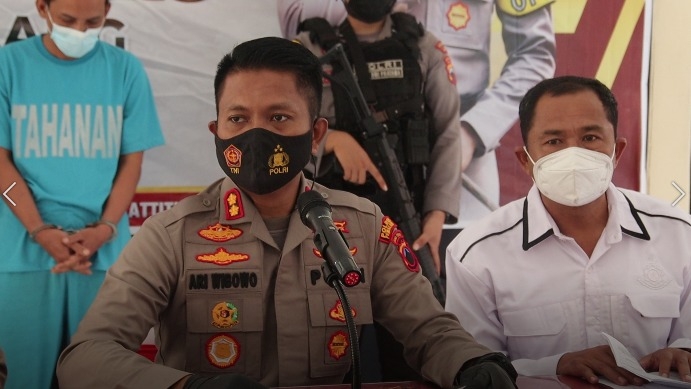 KONFRENSI PERS: Kapolres Pemalang AKBP Ari Wibowo saat memberi keterangan terhadap awak media, kemarin (10/11). (Istimewa/Lingkarjateng.id)
