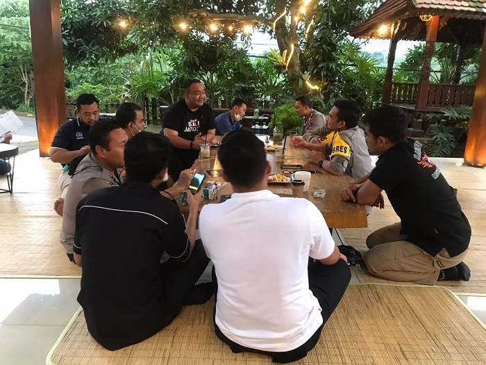 KOORDINASI: Koordinasi Polres Semarang dengan Panser Biru PSIS untuk menghindari adanya gesekan antar suporter. (Dok Humas Polres Semarang / Lingkarjateng.id)