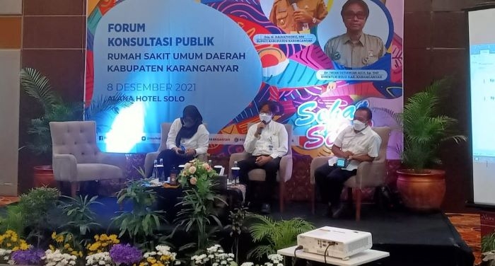Piutang Layanan Covid-19 di RSUD Karanganyar Capai Rp 60 Miliar 25 SOSIALISASI: Forum Konsultasi Publik RSUD Karanganyar di salah satu hotel di Colomadu, Karanganyar, Rabu (8/12). (Pujoko / Lingkarjateng.id)