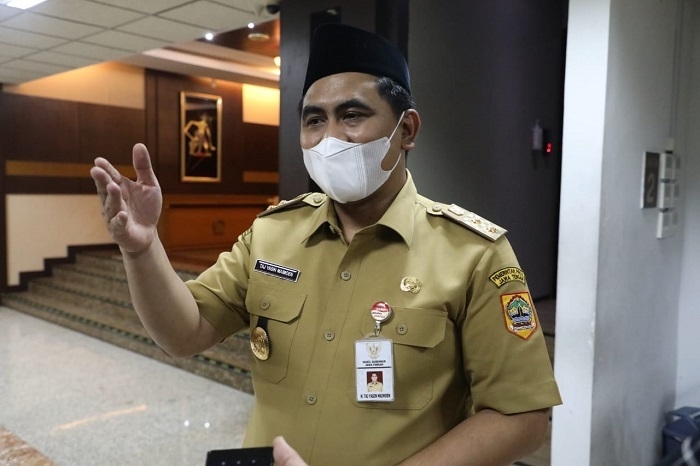 MENJELASKAN: Wakil Gubernur Jawa Tengah Taj Yasin Maimoen saat memberi keterangan kepada awak media, Senin (13/12). (Dok. Humas Jateng/Lingkarjateng.id)