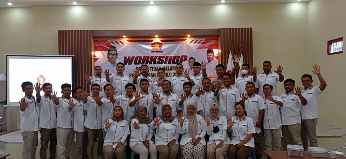 Gaet Milenial, Tidar Kudus Siap Menangkan Gerindra 25 WORKSHOP: DPC Gerindra Kudus bersama Tidar menggelar workshop dalam rangka pemenangan Pemilu 2024 di Aula Gedung DPC Partai Gerindra Kudus pada Minggu (26/12). (Istimewa/Lingkarjateng.id)