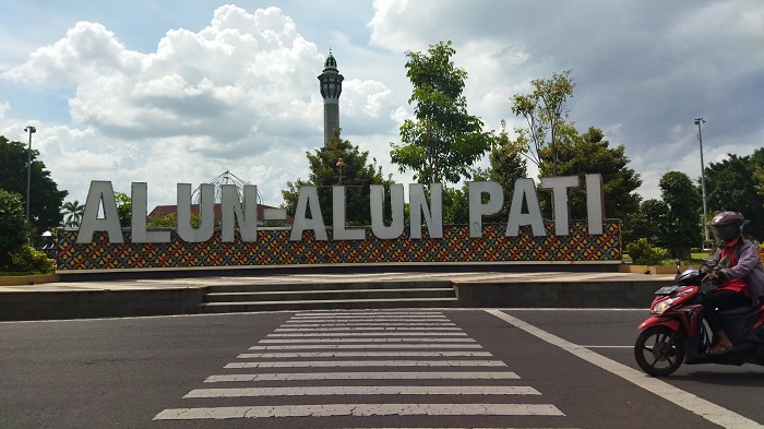 ILUSTRASI: Landmark Alun-alun Kabupaten Pati. (Aziz Afifi/Lingkarjateng.id)