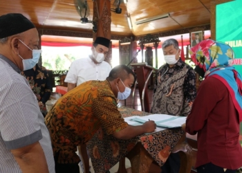 MoU: Penandatanganan kerja sama antara Universitas Negeri Yogyakarta (UNY) dengan Pemkab Blora, September lalu. (Istimewa/Lingkarjateng.id)