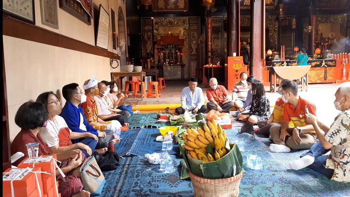 Pasar Imlek Semawis Ditiadakan, Komunitas Siapkan Acara Pengganti 25 RITUAL: Suasana ritual ketuk pintu di Kelenteng Tay Kak Sie, Pecinan Semarang, baru-baru ini. (Adhik Kurniawan/Lingkarjateng.id)