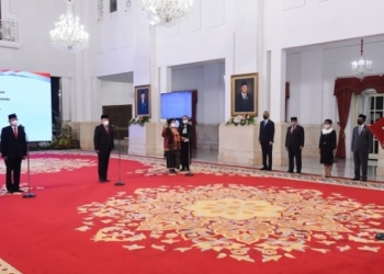 Presiden Jokowi melantik dubes LBBP RI untuk sejumlah negara sahabat, Rabu (12/1), di Istana Negara, Jakarta. (Istimewa/Lingkarjateng.id)