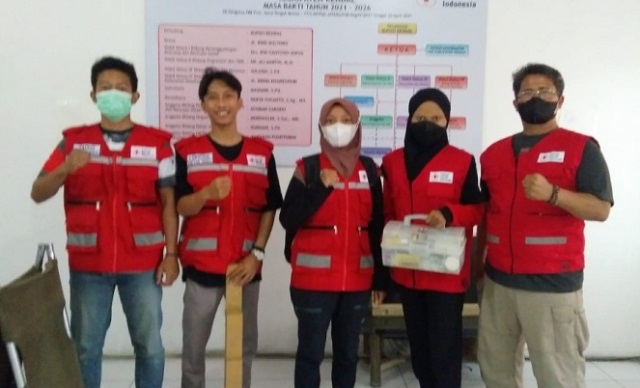 Cuaca Tidak Menentu, PMI Kendal Siaga 24 Jam 25 SIAGA: Relawan PMI Kendal selalu siaga 24 jam di Markas sekaligus Posko. (Unggul Priambodo/Lingkarjateng.id)