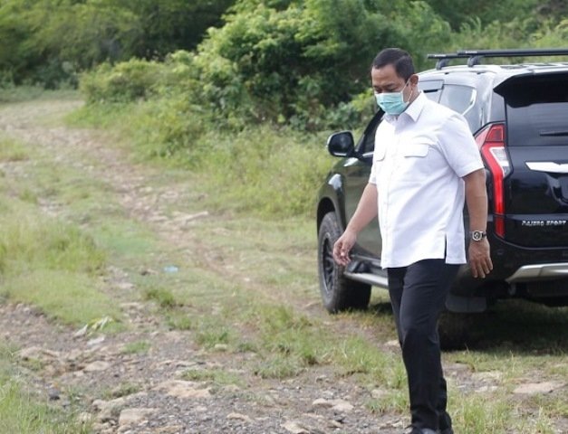 Bukit Piramida Rowosari Semarang akan Punya Akses Jalan Baru 25 MENINJAU: Wali Kota Semarang, Hendrar Prihadi sedang meninjau akses jalan menuju destinasi wisata baru olahraga paralayang, Bukit Piramida Rowosari (Adimungkas/Lingkarjateng.id)