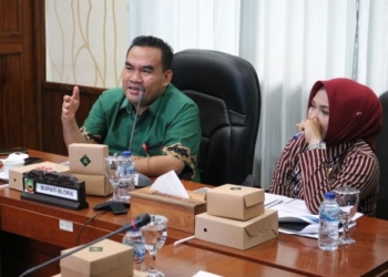 KOORDINASI: Bupati Blora, Arief Rohman bersama Wakil Bupati Tri Yuli Setyowati memimpin langsung rapat koordinasi untuk percepatan pembangunan Bendung Gerak. (Dok. Humas Blora/Lingkarjateng.id)