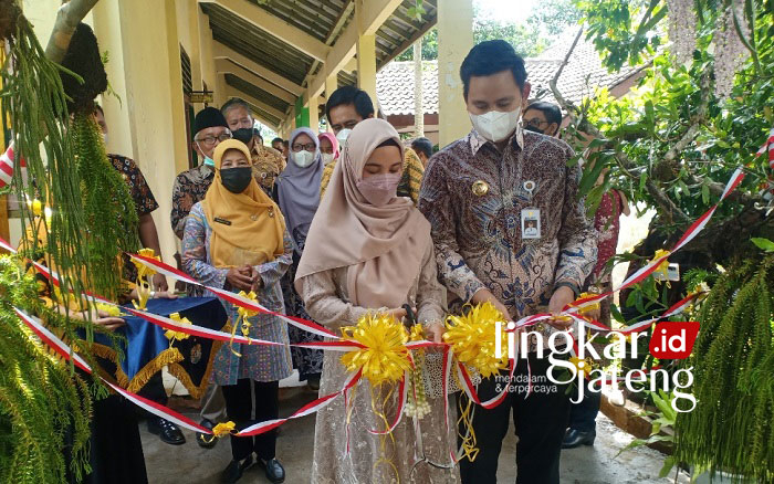 Bupati Kendal Resmikan Sekolah Inklusi 25 PENDIDIKAN: Bupati Kendal, Dico M Ganinduto meresmikan gedung inklusi di SMPN 3 Patean. (Unggul Priambodo/Lingkarjateng.id)