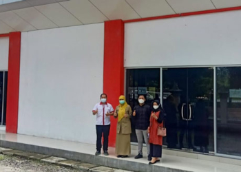 FOTO BERSAMA: Kondisi GOR Bungkarno Purwodadi yang gagal direnovasi tahun ini. (Muhamad Ansori/Lingkarjateng.id)