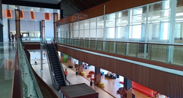 POTRET: Bangunan Mall Pelayanan Publik (MPP) yang berlokasi di Terminal Mangkang Semarang. (Adimungkas/Lingkarjateng.id)
