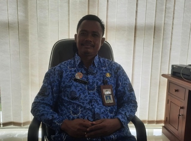 MENJELASKAN: Kepala Bidang Sumber Daya Air, Dinas Pekerjaan Umum dan Perumahan Rakyat (DPUPR) Blora, Surat saat memberikan keterangan pada awak media, Senin (17/1). (Lilik Yuliantoro/Lingkarjateng.id)
