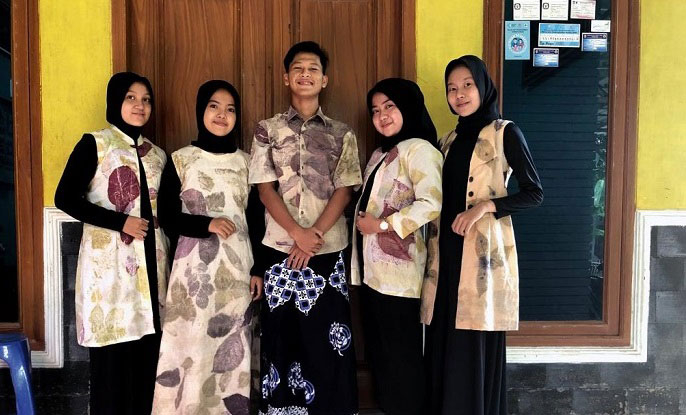 UNIK: Model batik hasil kreasi Tim PKK Margorejo, Kecamatan Dawe, Kabupaten Kudus. (Falaasifah/Lingkarjateng.id)