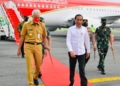MENDARAT: Presiden Jokowi melakukan kunjungan kerja ke sejumlah daerah di Jawa Tengah hari ini (5/1) didampingi Gubernur Jawa Tengah Ganjar Pranowo. (Dok. Humas/Lingkarjateng.id)
