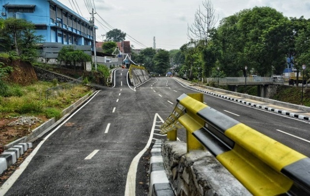 ILUSTRASI: Jalur baru yang dibangun oleh Pemkot Semarang di Jalan Sriwijaya. (Dinda Rahmasari/Lingkarjateng.id)