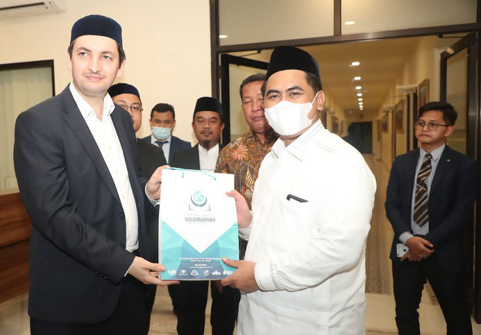 KUNJUNGAN: Wakil Gubernur Jawa Tengah, Taj Yasin Maimoen saat mengunjungi MQH dan MTQ Pondok Pesantren Tahfidz Sulaimaniyah, di Joglo Entrepreneur Ngerangan Klaten, Sabtu (1/1). (Dok Humas Jateng/Lingkar Jateng)