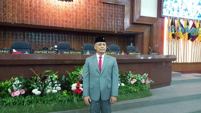 ANGGOTA BARU: Yohanes Winarto usai dilantik sebagai Anggota DPRD Provinsi Jawa Tengah melalui mekanisme PAW menggantikan Sarwono yang meninggal dunia pada bulan Mei 2021. (Adhik Kurniawan/Lingkarjateng.id)