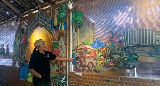 20 Tahun Hiatus, Komunitas PAKU Kudus Gelar Pameran 25 INDAH: Lukisan karya komunitas PAKU di Desa Karangmalang, Kecamatan Gebog, Kabupaten Kudus.