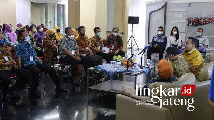SIMAK: Para Kepala Sekolah (Kasek) di Kabupaten Blora diajak Bupati belajar Digital Leadership langsung ke PUSDATIN milik Kemendikbudristek, Jumat (14/1). (Dok. Humas Blora/Lingkarjateng.id)