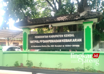 ILUSTRASI: Kantor Satpol PP dan Pemadam Kebakaran Kabupaten Kendal. (Unggul Priambodo/Lingkarjateng.id)